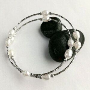 𝅺NWT White freshwater Pearl sterling silver bangle wraparound bracelet
